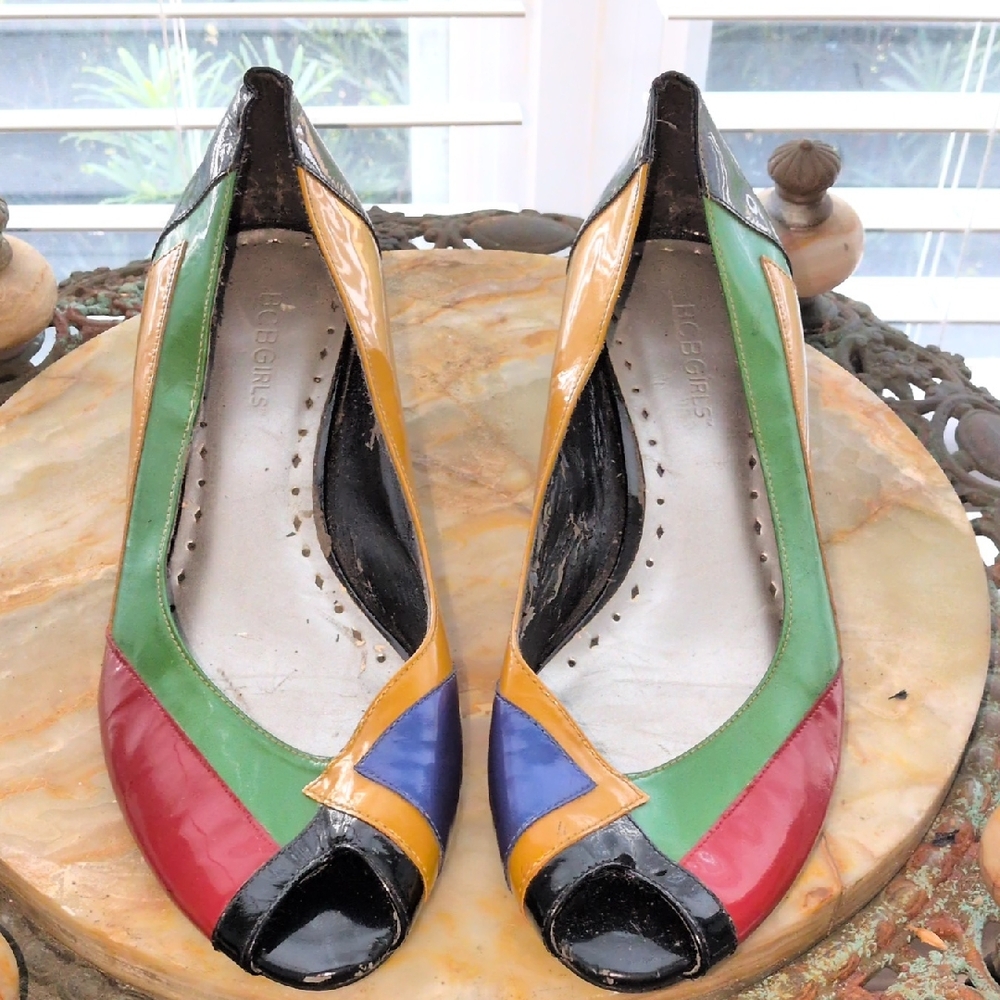 Vintage BCBGirls Izzie Multicolor Patent Leather Peep Toe Wedge Size 8